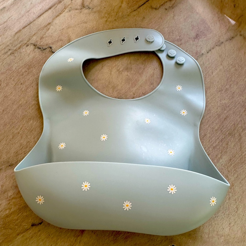 Mushie Bib
